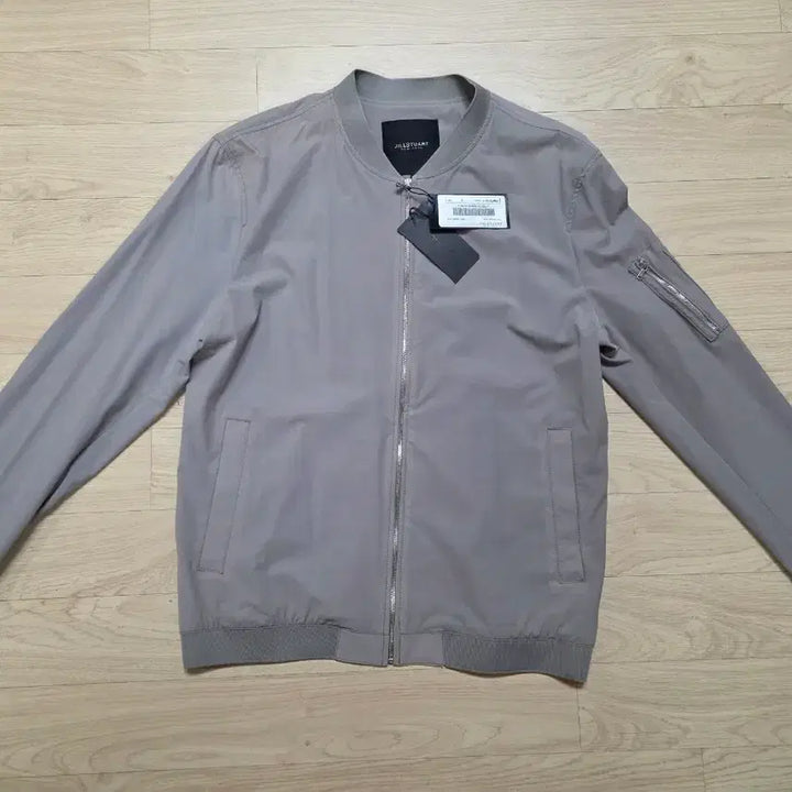 [BUNJANG] Jil Stuart New York Pleated MA1 Lightweight Jumper (Size L) / 질스튜어트뉴욕 플리츠 ma1 경량 점퍼 L 103-105 정가 64만원