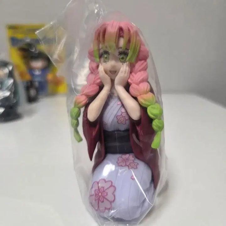 [BUNJANG] Demon Slayer Kanroji Mitsuri Chokonose Figure (Unsealed, Vinyl) / 귀멸의 칼날  칸로지 미츠리 피규어(노박스,비닐미개봉)