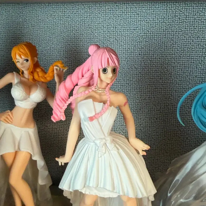 [BUNJANG] One Piece Wedding Dress Figures 4-Piece Bundle Set (Opened, Good Condition) / (급처)원피스 피규어 웨딩드레스 4종 세트 일괄(개봉양품)