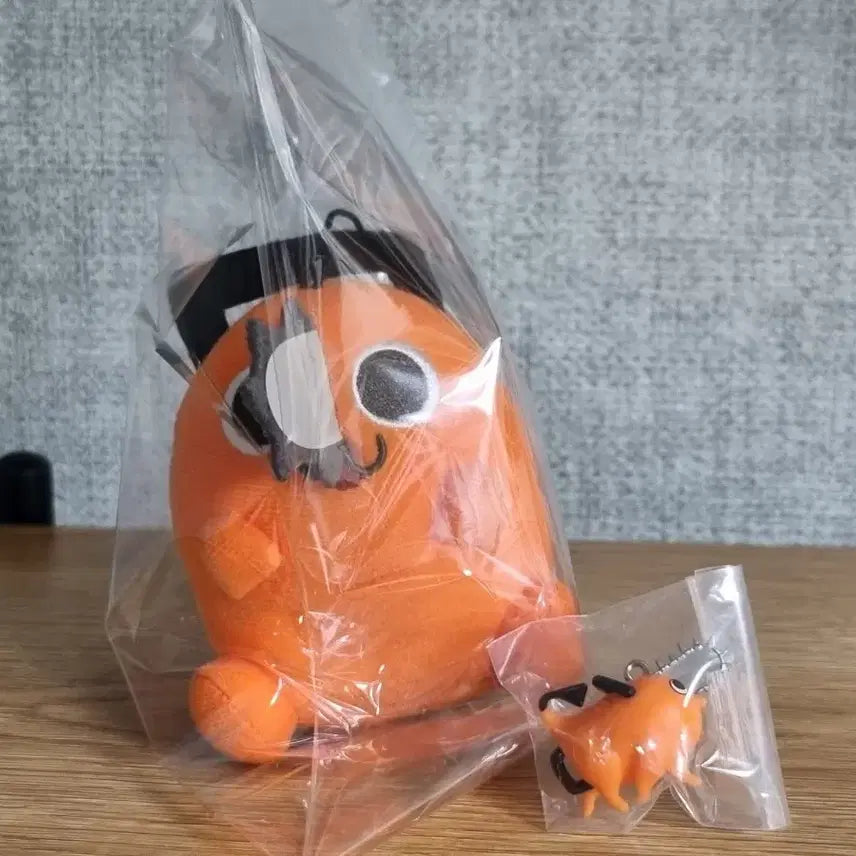 [BUNJANG] Chainsaw Man Pochita Plush &amp; Figure Keychain Set / 네고가능, 새상품 체인소맨 포치타 인형 키링, 피규어 키링 세트 일괄