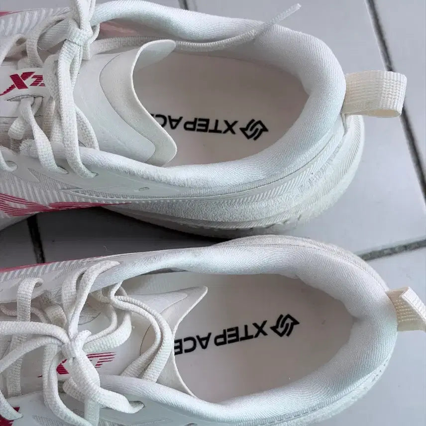 [BUNJANG] XTEP 2000KM 5.0 PRO Running Shoes Size 260 / (260) XTEP 2000KM 5.0 PRO 러닝화