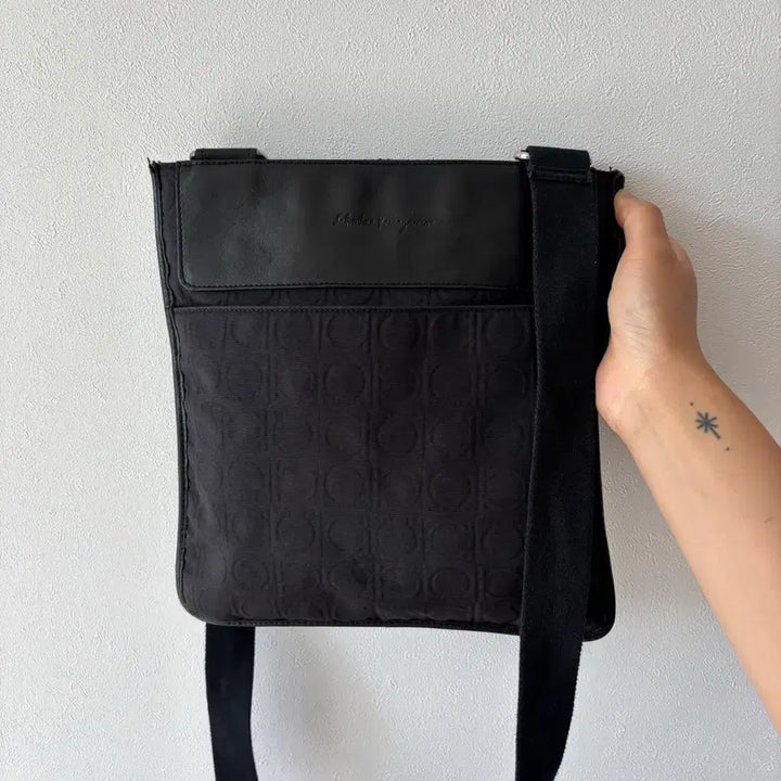 [BUNJANG] Ferragamo Archival Nero Flat Bag / Ferragamo Archival Nero Flat Bag