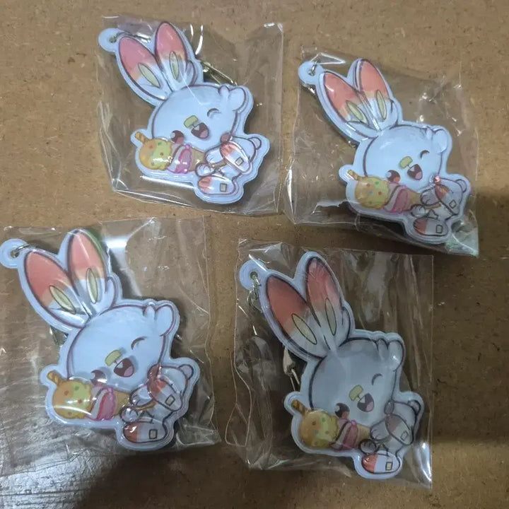 [BUNJANG] Pokemon Pokepi-s Candy Bonbon Mirror Charm Set (Bunny &amp; Pikachu) / 포켓몬 포켓피스 캔디봉봉 미러 거울 염버니.피카츄 키링 굿즈
