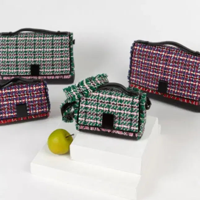 [BUNJANG] Couronne x Lucky Chouette Collaboration Tweed Crossbody Bag with Leather Strap / (특가세일) 쿠론 럭키슈에뜨 콜라보 트위드 크로스백+가죽 스트랩 1개