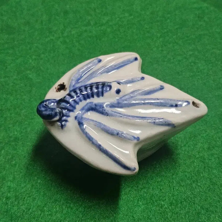 [BUNJANG] Joseon Dynasty Style Celadon Porcelain Cicada Inkstone Water Dropper / 청화백자 나뭇잎 매미 연적 (서예용품/인테리어 소품)
