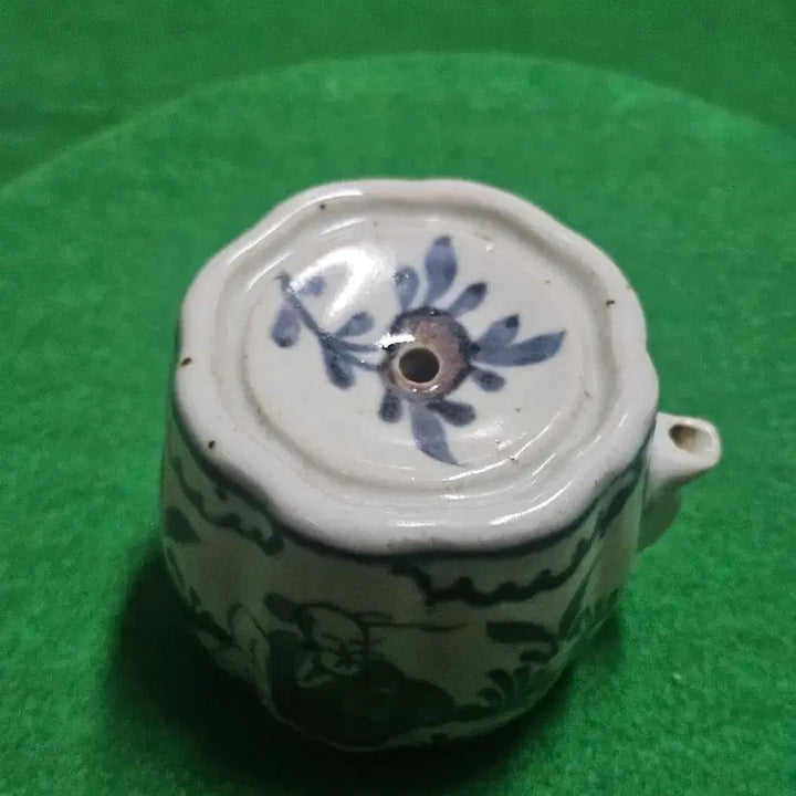 [SOLD OUT] 청화백자 사각 산수문 연적 (실측 크기 포함)