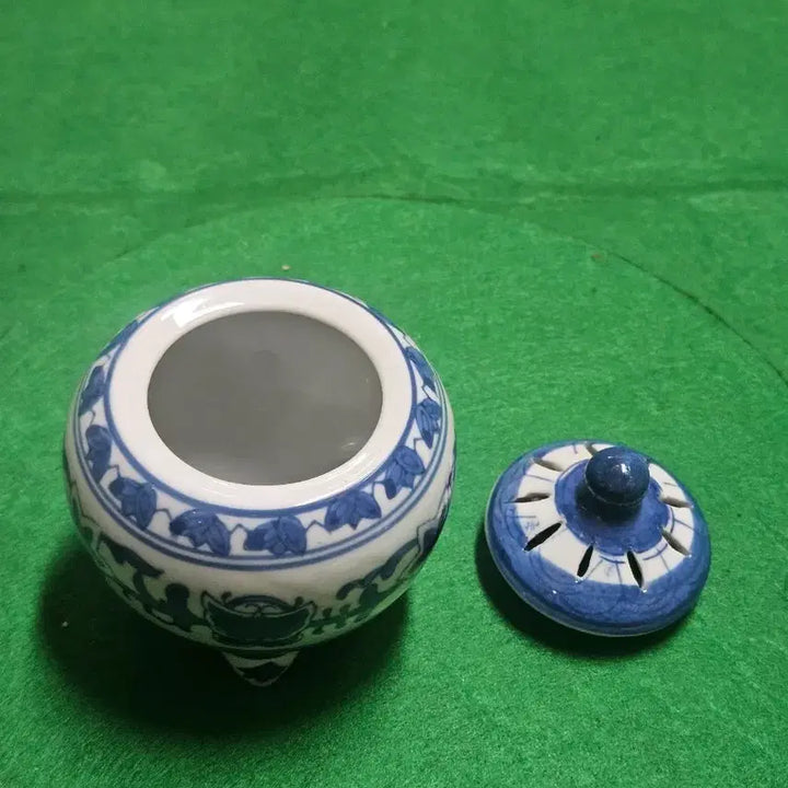 [SOLD OUT] 청화백자 투각 삼족 향로 (실측 크기 포함)