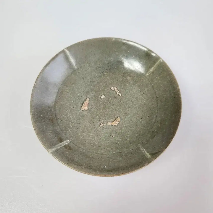 [BUNJANG] Antique Goryeo Dynasty Celadon White Inlaid Line Pattern Plate / 골동품 고려시대 제작된 고려청자 백상감 접시