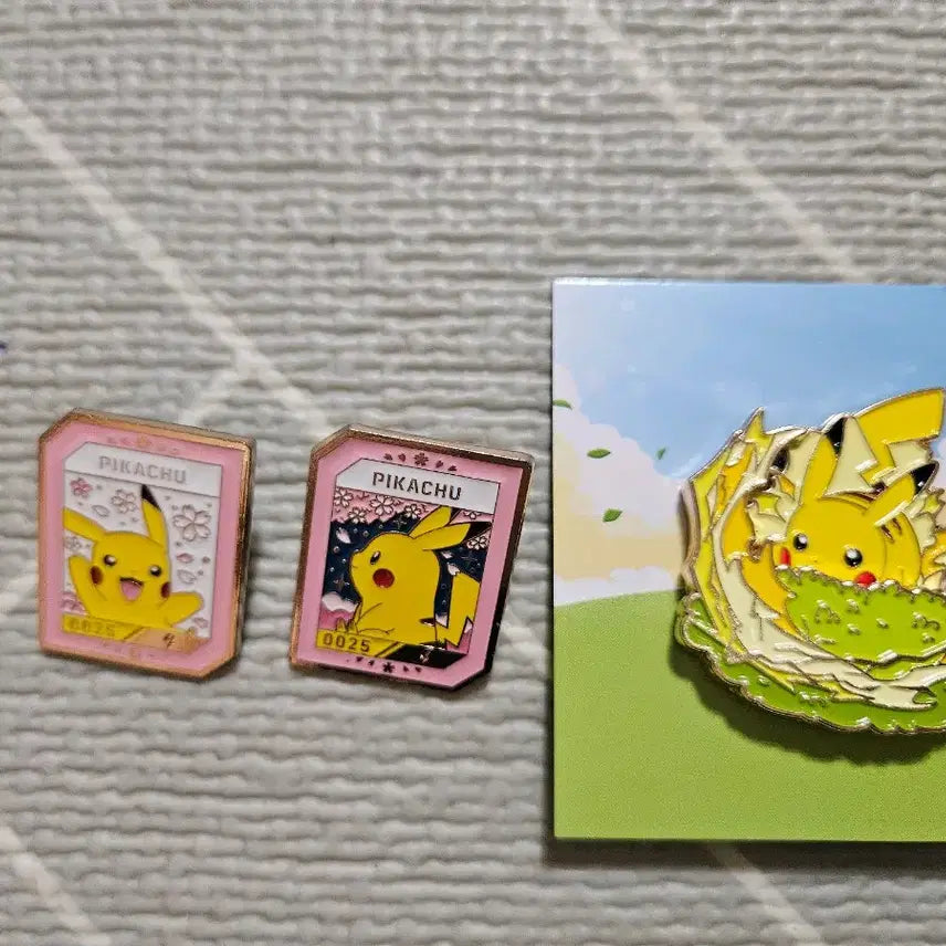 [BUNJANG] Pikachu 3-Type Brooch Set / 이삭뱃지 피카츄3종 판매