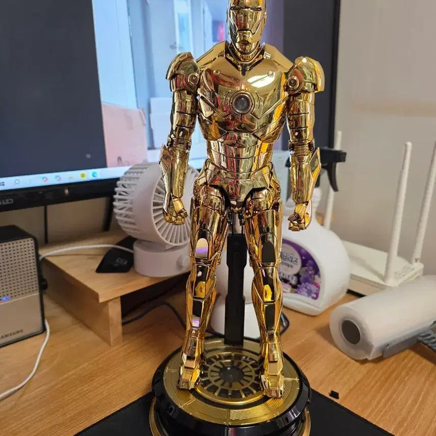 [BUNJANG] Iron Man Mark 3 Gold Chrome Figure / 아이언맨 골드 피규어