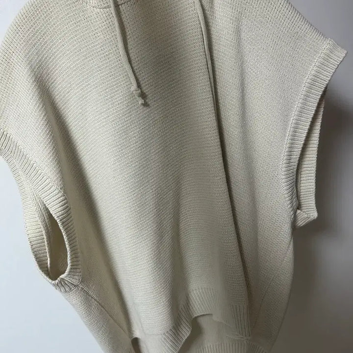 [BUNJANG] OPM Knit Hooded Vest Ivory / 오피엠 니트 후드 조끼 아이보리