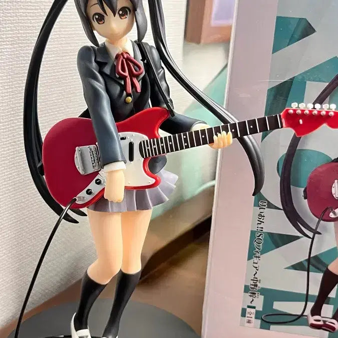 [BUNJANG] K-On! Azusa Nakano SQ Figure (Box Included) / 케이온 아즈사 sq피규어 / 상자O