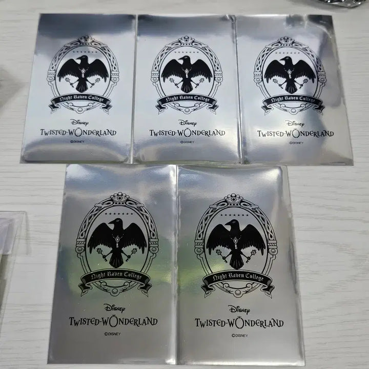 [BUNJANG] Twisted Wonderland Luke Silhouette Card Set / 트위스테 루크 비주얼 카드 기숙사복 운동복 교복 실험복 식전복 세트
