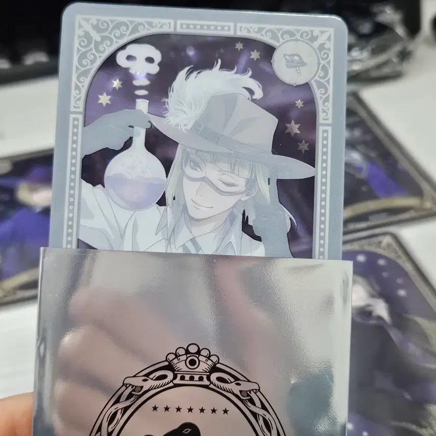 [BUNJANG] Twisted Wonderland Luke Silhouette Card Set / 트위스테 루크 비주얼 카드 기숙사복 운동복 교복 실험복 식전복 세트