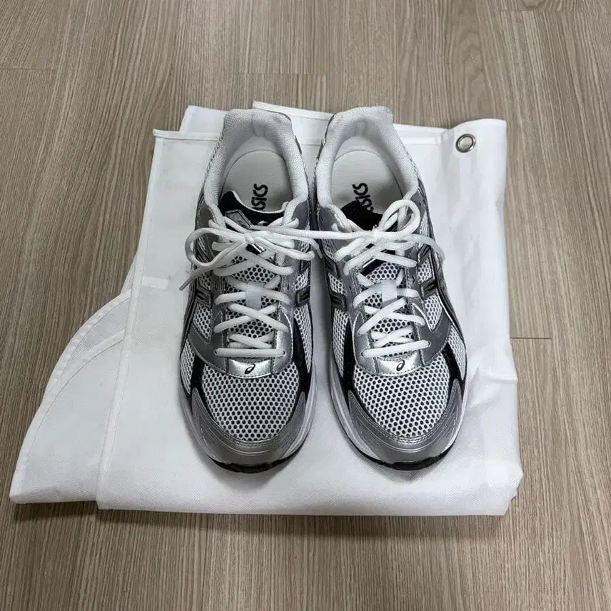 [BUNJANG] Asics Gel-1130 White Black Shoes / 아식스 젤1130 화이트 블랙 285