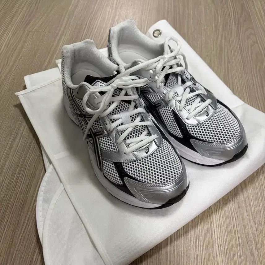 [BUNJANG] Asics Gel-1130 White Black Shoes / 아식스 젤1130 화이트 블랙 285