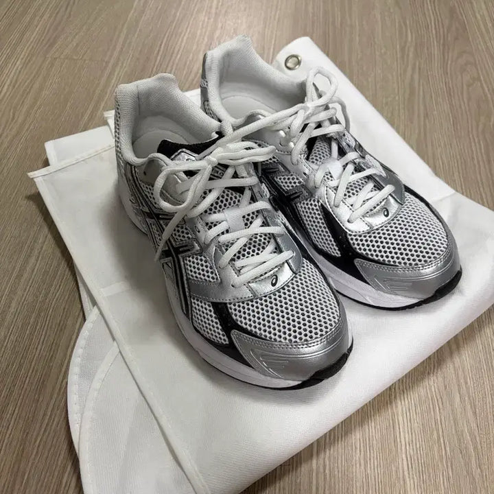 [BUNJANG] Asics Gel-1130 White Black Shoes / 아식스 젤1130 화이트 블랙 285