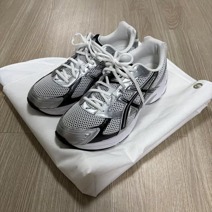 [BUNJANG] Asics Gel-1130 White Black Shoes / 아식스 젤1130 화이트 블랙 285