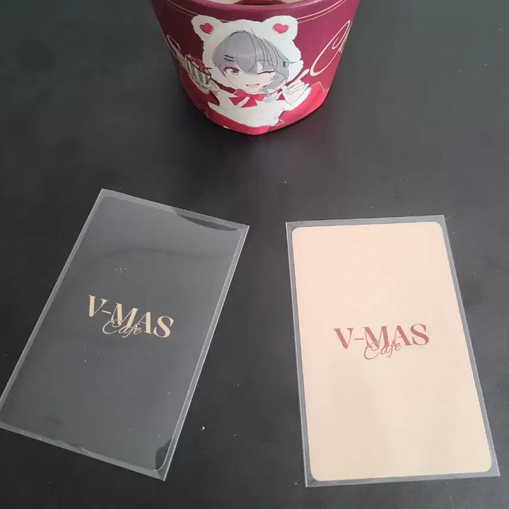 [BUNJANG] LeeSeoAIdol V-MAS Bichan Photocard and Coffee Holder Set / 이세계아이돌 이세돌 비챤  V-MAS 포카+컵홀더 팝니다