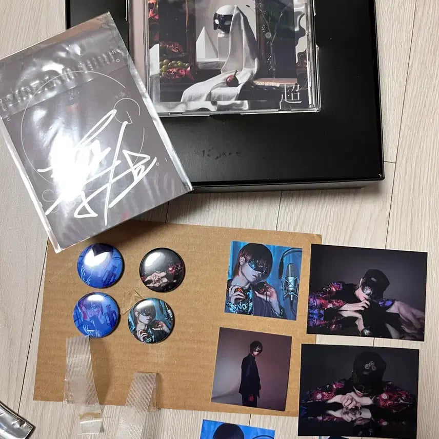 [BUNJANG] Utaite Chohaksaeng Autographed Postcard + Can Badge + Sticker + Album Set / 우타이테 초학생 친필 사인 엽서+캔뱃지+스티커+앨범 세트