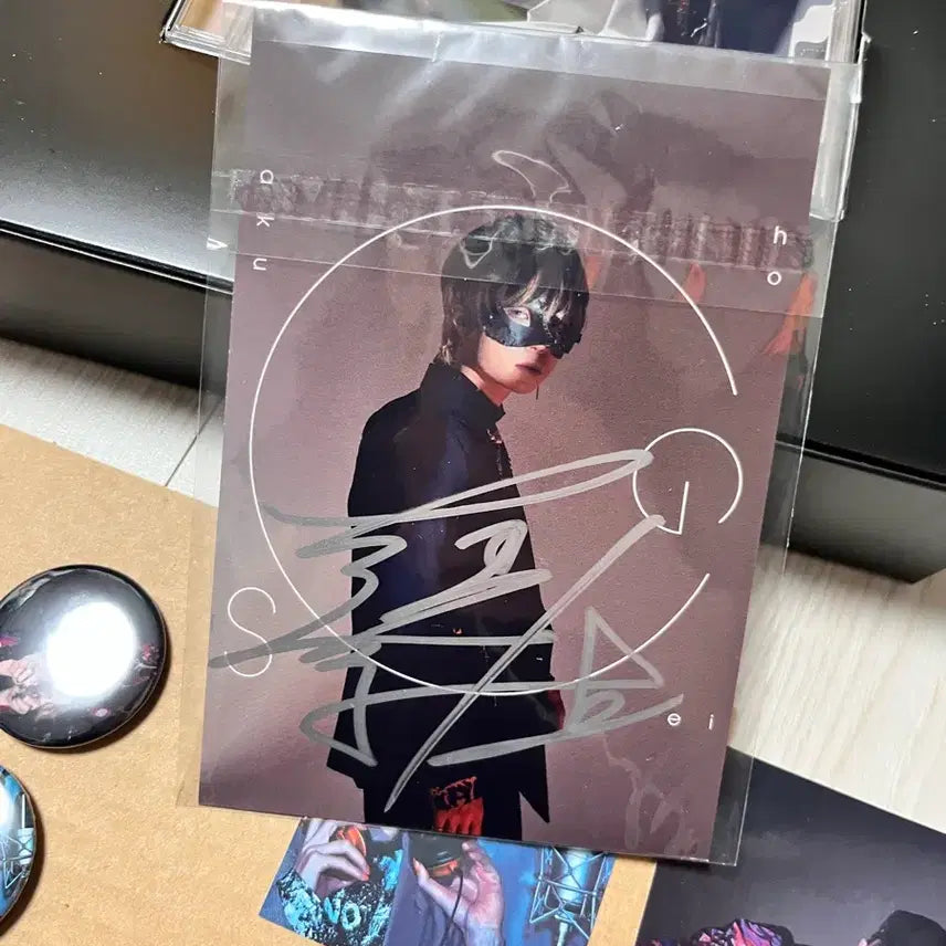 [BUNJANG] Utaite Chohaksaeng Autographed Postcard + Can Badge + Sticker + Album Set / 우타이테 초학생 친필 사인 엽서+캔뱃지+스티커+앨범 세트