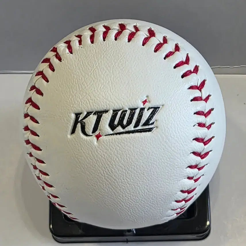 [BUNJANG] Oh Won-seok KT Wiz Signed Baseball / 오원석 KT위즈 로고볼 싸인볼