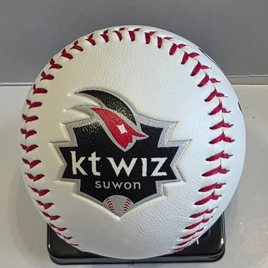 [BUNJANG] Lee Kang-min KT Wiz Signed Baseball / 이강민 KT위즈 로고볼 싸인볼