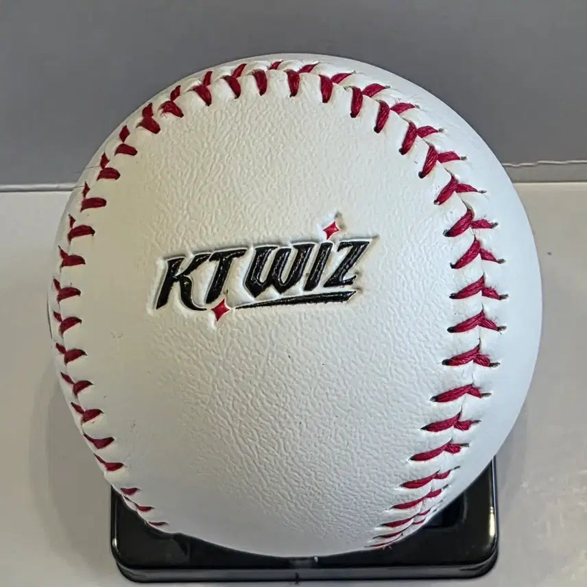 [BUNJANG] Lee Kang-min KT Wiz Signed Baseball / 이강민 KT위즈 로고볼 싸인볼