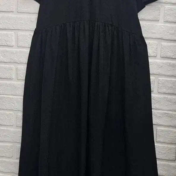 [SOLD OUT] A4581  블랙 퍼프소매 셔링 원피스