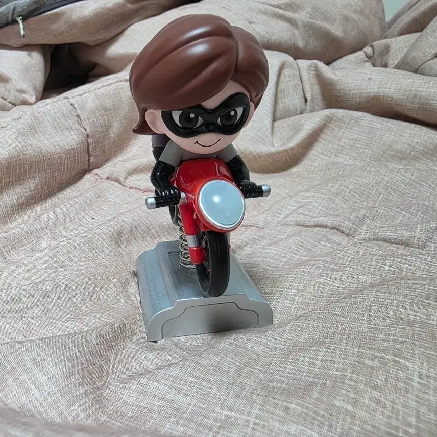 [BUNJANG] Pipmart Disney Pixar Incredibles Elastigirl Springy Car Figure / 핍마트 디즈니 픽사 흔들흔들 스프링카 인크레더블 엘라스티걸