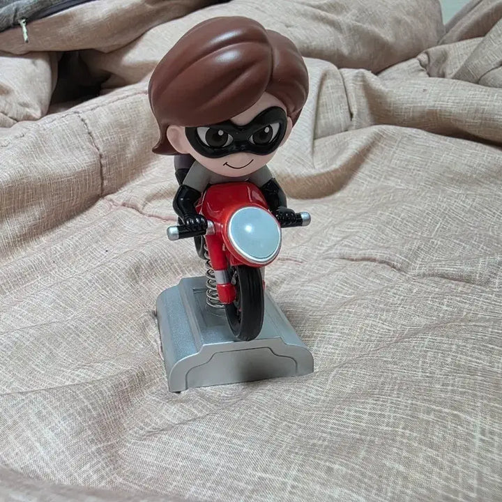 [BUNJANG] Pipmart Disney Pixar Incredibles Elastigirl Springy Car Figure / 핍마트 디즈니 픽사 흔들흔들 스프링카 인크레더블 엘라스티걸