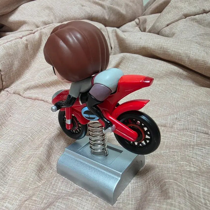 [BUNJANG] Pipmart Disney Pixar Incredibles Elastigirl Springy Car Figure / 핍마트 디즈니 픽사 흔들흔들 스프링카 인크레더블 엘라스티걸