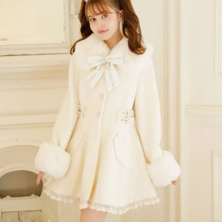 [BUNJANG] Lizlisa Ribbon Bijou A-Line Fur Collar Mini Coat / 리즈리사 리본비쥬 A자 퍼카라 미니 코트 양산형 지뢰계 양지뢰