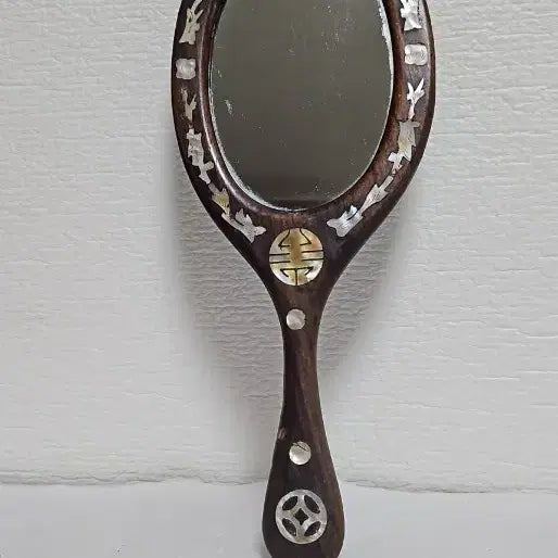 [BUNJANG] Antique Korean Mother-of-Pearl Lacquerware Hand Mirror with Dangcho Pattern / 옛날 나전칠기 자개 손거울 면경 희귀거울  당초문 옛날거울  경대