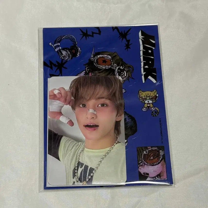 [BUNJANG] NCT 127 Mark Signature T-Shirt Photocard &amp; Sticker Set / 엔시티127 시그티셔츠 마크 포카 스티커