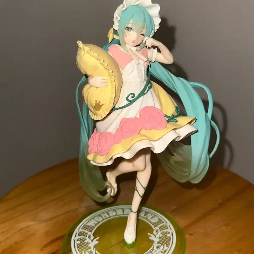 [BUNJANG] Taito Hatsune Miku Sleeping Beauty Wonderland Figure / 하츠네 미쿠 타이토 원더랜드 잠자는 숲속의 미녀 피규어