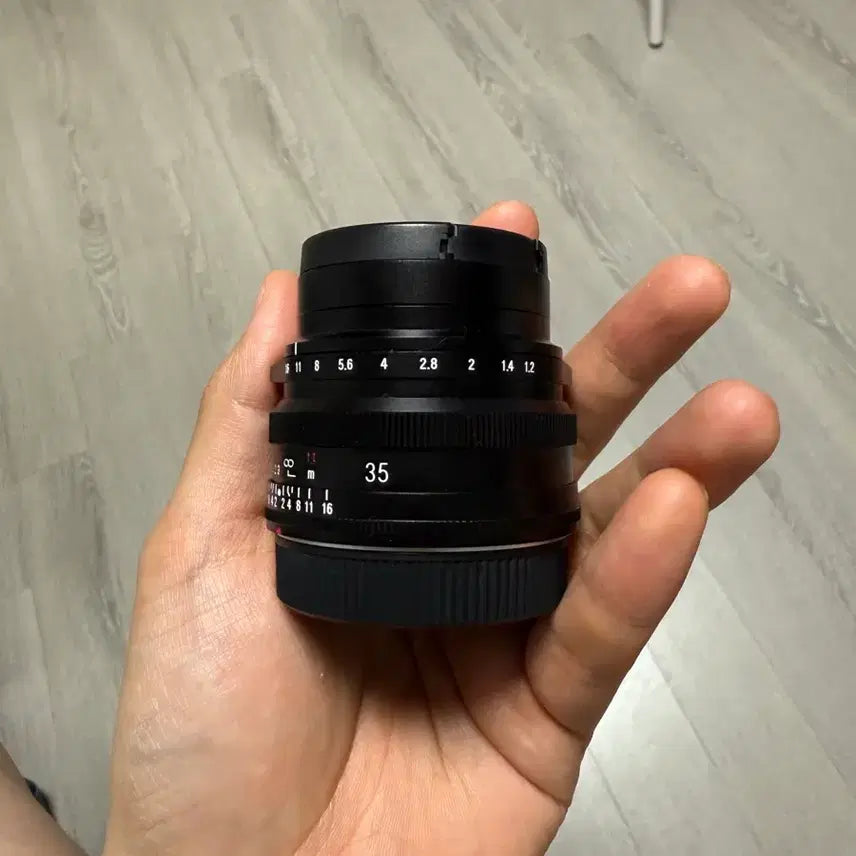 [BUNJANG] Voigtländer Nocton 35mm f/1.2 Fujifilm Lens / 보이그랜더 35mm 1.2 녹턴 후지필름