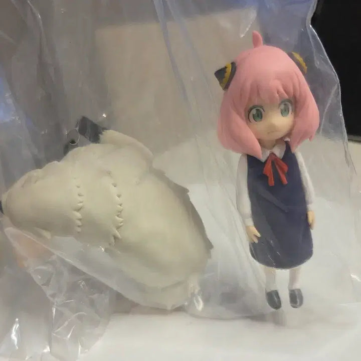[BUNJANG] Spy x Family Bond &amp; Anya Figure (Unsealed, Vinyl Unopened) / 스파이 패밀리 본드 &amp; 아냐 피규어 (노박스,비닐미개봉)