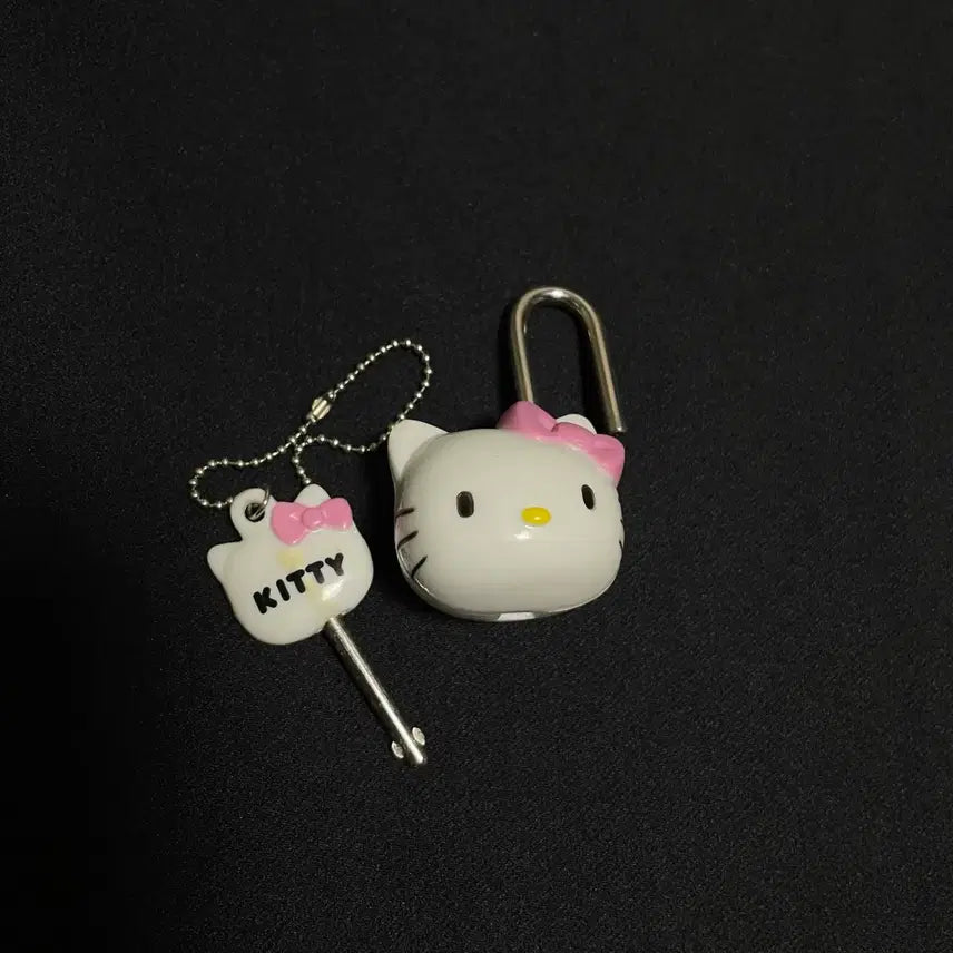 [BUNJANG] Hello Kitty Unsealed Vintage Padlock / 개봉 헬로키티 자물쇠 고전 빈티지