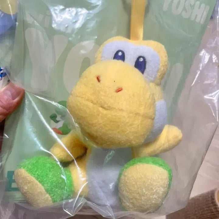 [BUNJANG] Ichiban Kuji Super Mario Yoshi B Prize Keychain Yellow + Hawii Prize / 이치방쿠지 슈퍼마리오 with 요시 B상 키링 노랑+하위상