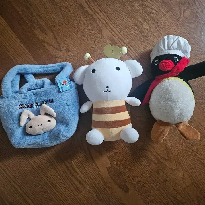 [BUNJANG] Crayon Shin-chan Yuri Rabbit Ppo-geul-i Mini Tote Bag, Whitey, Pingu Plush Dolls / 인형판매