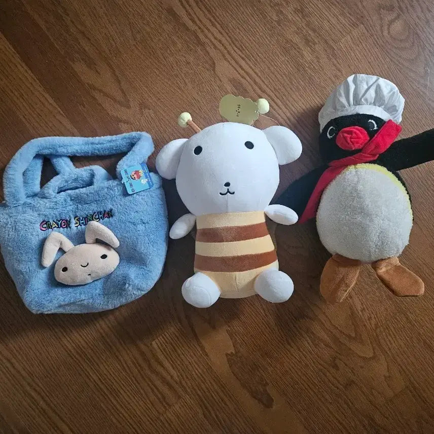 [BUNJANG] Crayon Shin-chan Yuri Rabbit Ppo-geul-i Mini Tote Bag, Whitey, Pingu Plush Dolls / 인형판매
