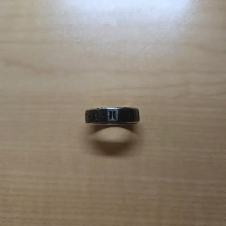[BUNJANG] BTS Logo Ring MNCR / 방탄소년단 로고 반지 MNCR (가격 제안 가능)