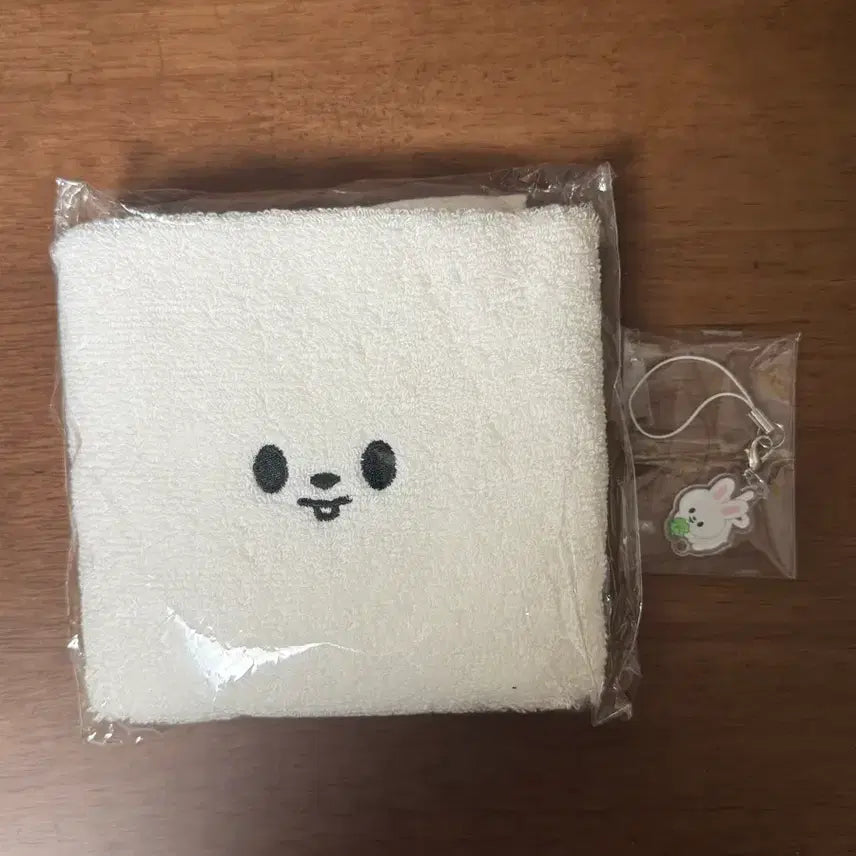 [BUNJANG] Stray Kids Leebit Fanmeeting Gift Towel &amp; Keyring Set / Straykids 스트레이키즈 스키즈 팬미팅 기프트 수건 키링 리빗 fanmeeting gift leebit