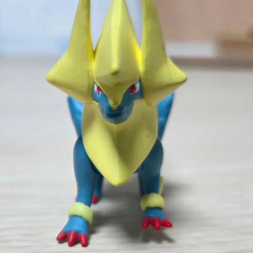 [BUNJANG] Pokemon Mega Thunderbolt Moncolle Figure / 포켓몬스터 메가 썬더볼트 몬콜레 피규어