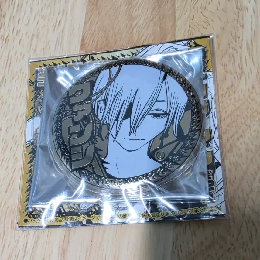 [BUNJANG] Chainsaw Man Kashiwagi Kansi Gold Foil Can Badge / 체인소맨 원화 금박 골드 캔뱃지 - 콴시