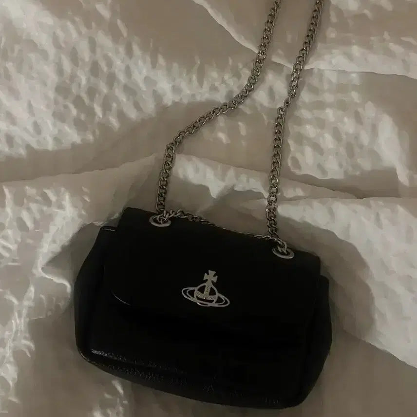 [BUNJANG] Vivienne Westwood Small Pulse Chain Crossbody Shoulder Bag Black / 비비안웨스트우드 가방 은장 로고 스몰 펄스 체인 크로스백 숄더백 블랙