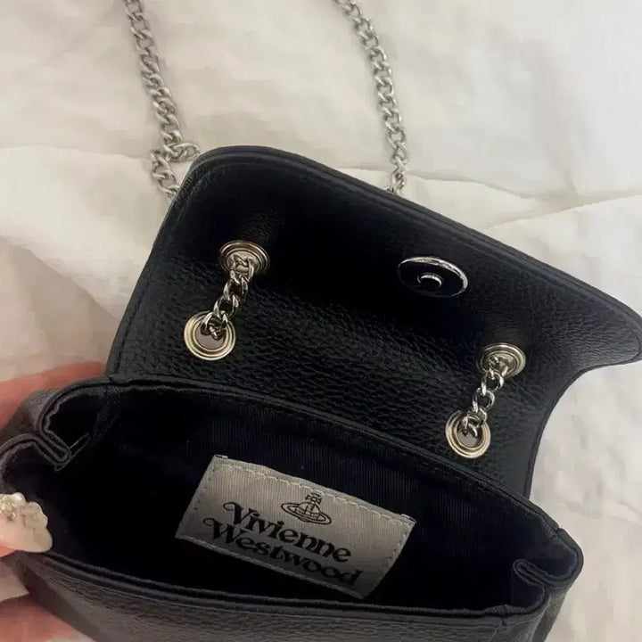 [BUNJANG] Vivienne Westwood Small Pulse Chain Crossbody Shoulder Bag Black / 비비안웨스트우드 가방 은장 로고 스몰 펄스 체인 크로스백 숄더백 블랙