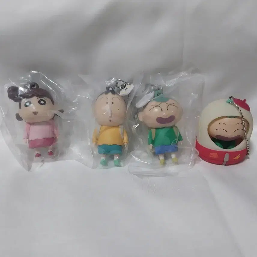 [SOLD OUT] 짱구는못말려 키링 피규어 4종 세트 유리 맹구 훈이 책가방 랜덤 가챠
