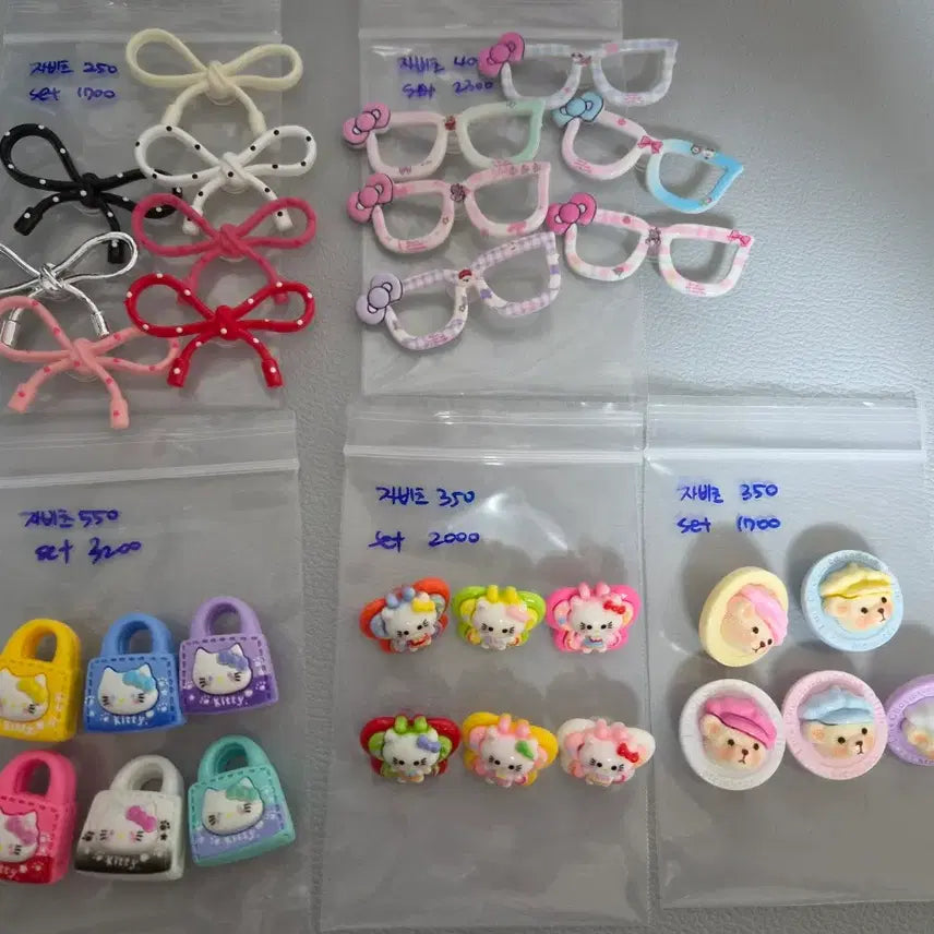 [BUNJANG] Character Shoe Charms Set (Shin-chan, Hello Kitty, Miffy, Bear, Rabbit, Flower) / 캐릭터 지비츠 세트(짱구.키티.미피.곰돌이.토끼.꽃)